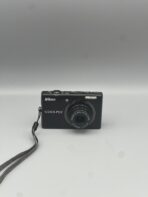 Nikon Coolpix S570 Digital Camera - Image 3